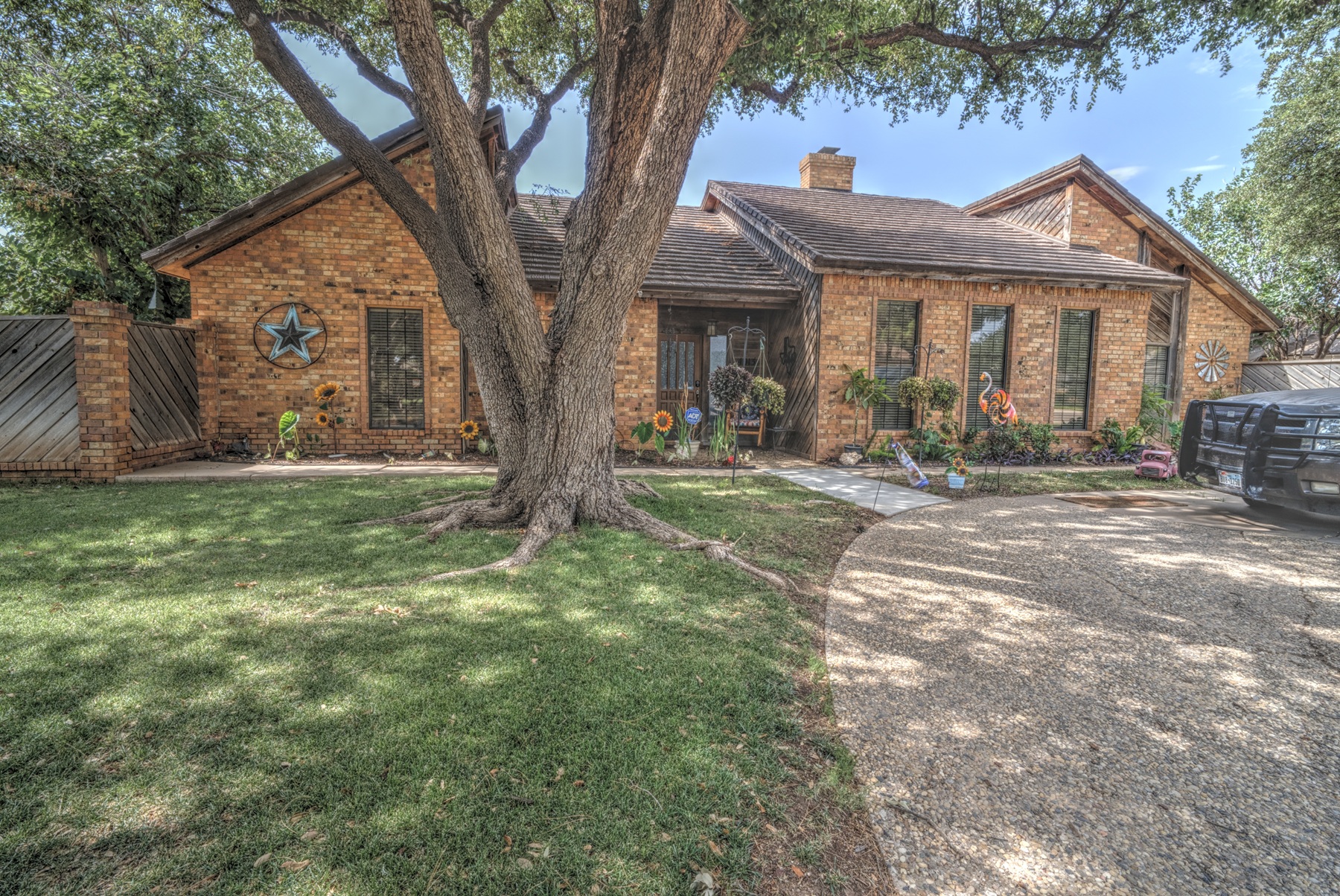 4013 Angelina Dr.